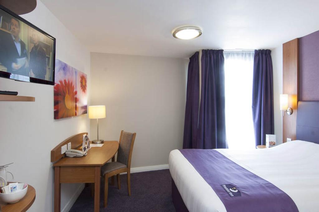 Comfort Inn Kensington London Room photo